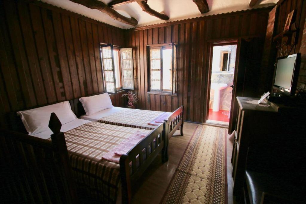 Hotel Nasho Vruho เบราท ภายนอก รูปภาพ
