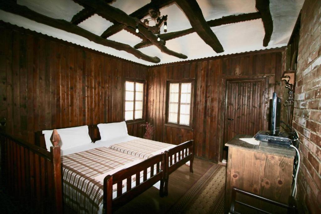 Hotel Nasho Vruho เบราท ภายนอก รูปภาพ
