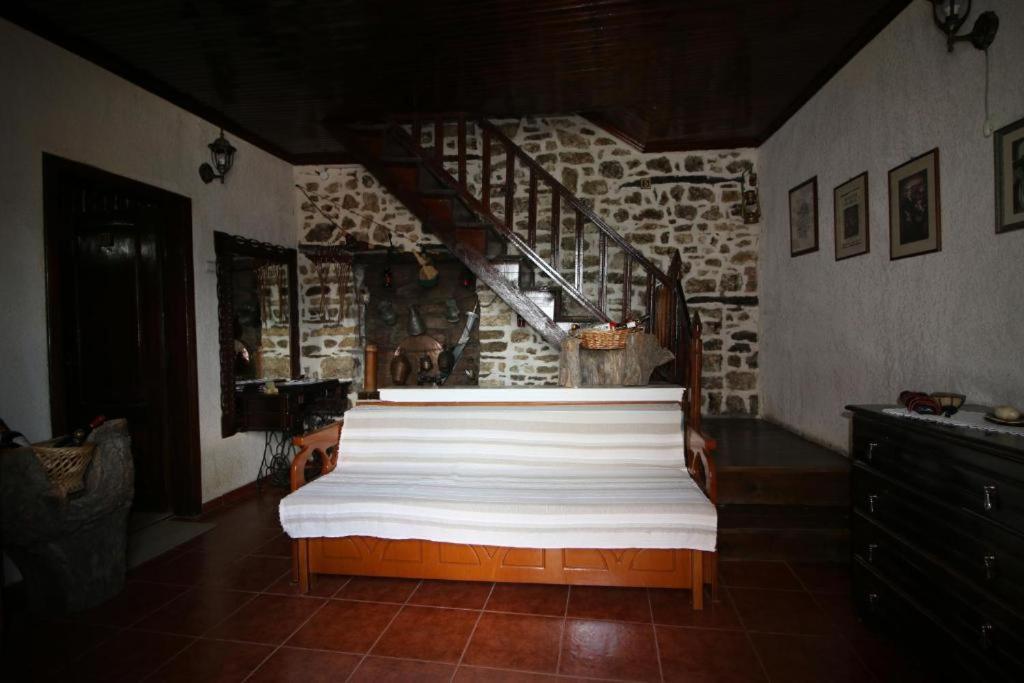 Hotel Nasho Vruho เบราท ภายนอก รูปภาพ